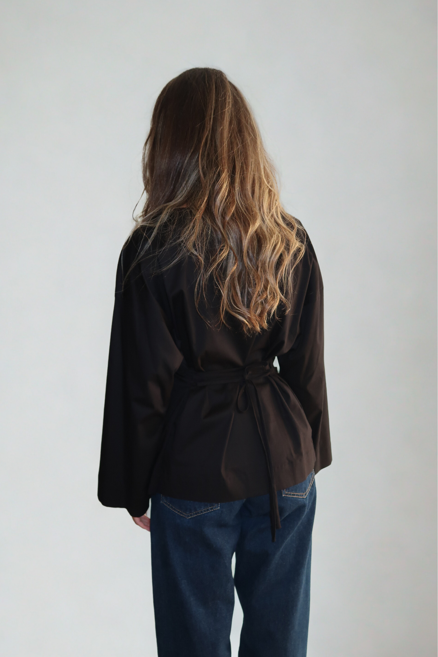 ISLA NOIR CINCHED WAIST LONG SLEEVE POPLIN TOP