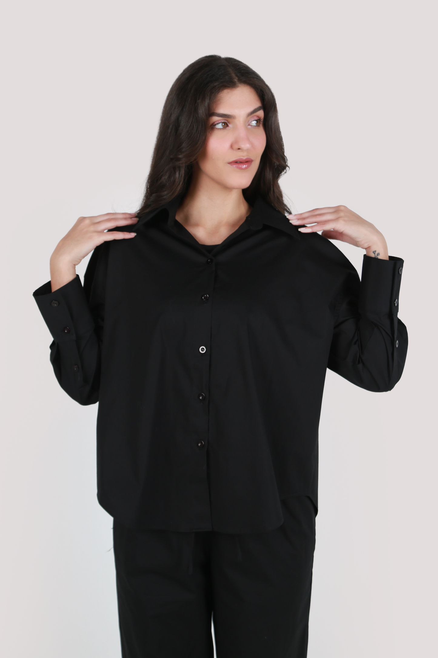 AELA NOIR POPLIN BLOUSE