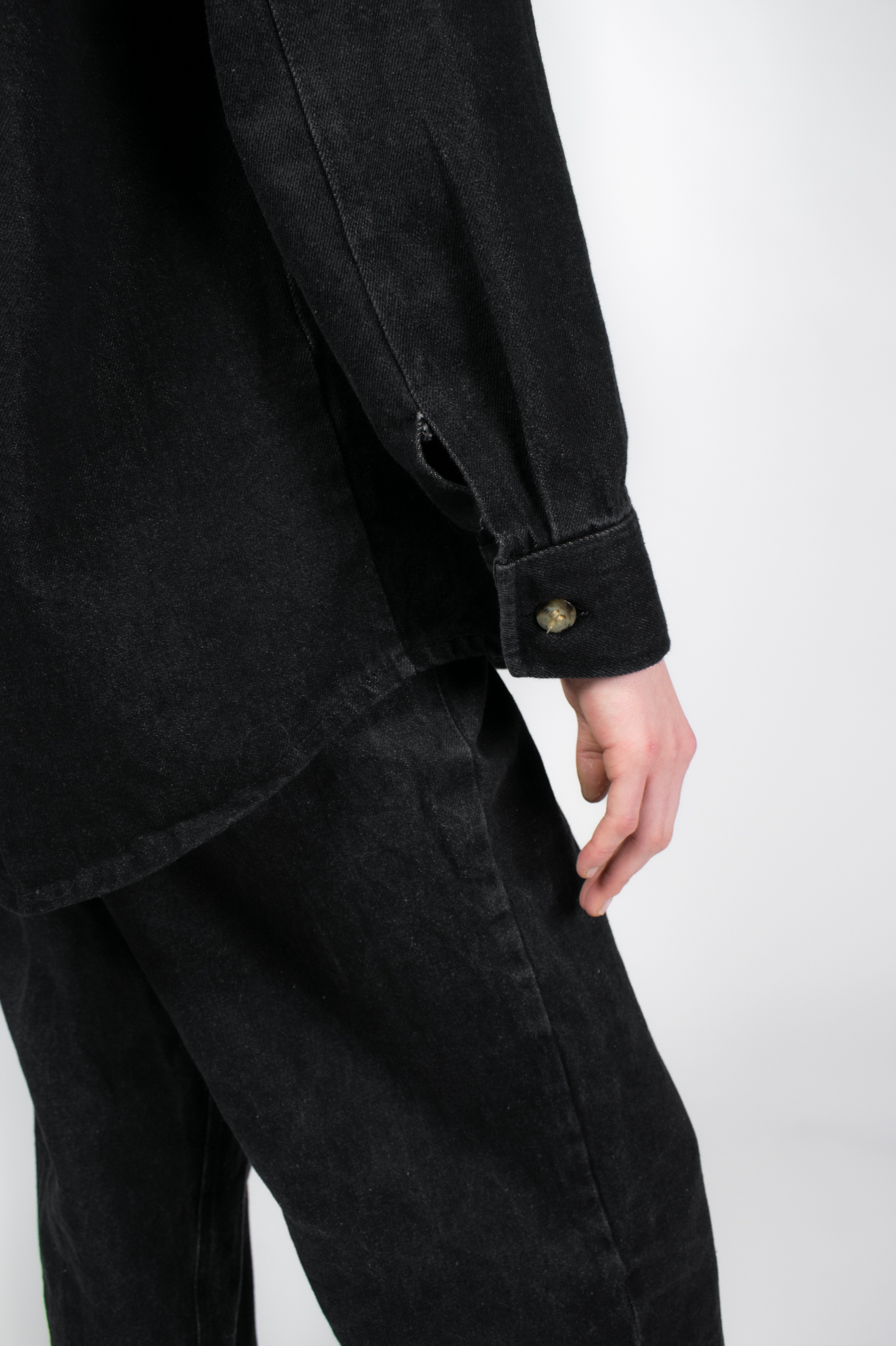 LILY NOIR RELAXED JEAN